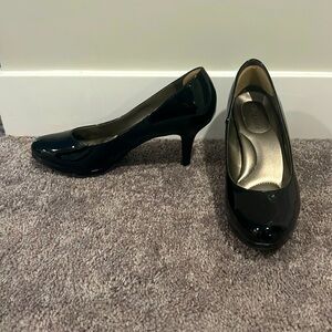 Black heels size 8.5